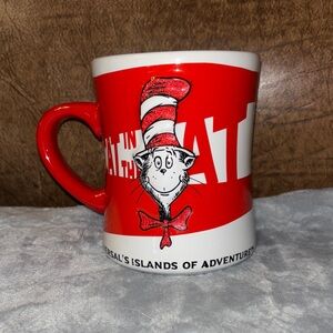 Dr Seuss The Cat in the Hat islands of Adventure- mug good used shape